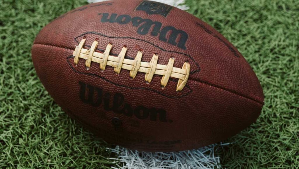 Nfl football picture 1587573736.jpg