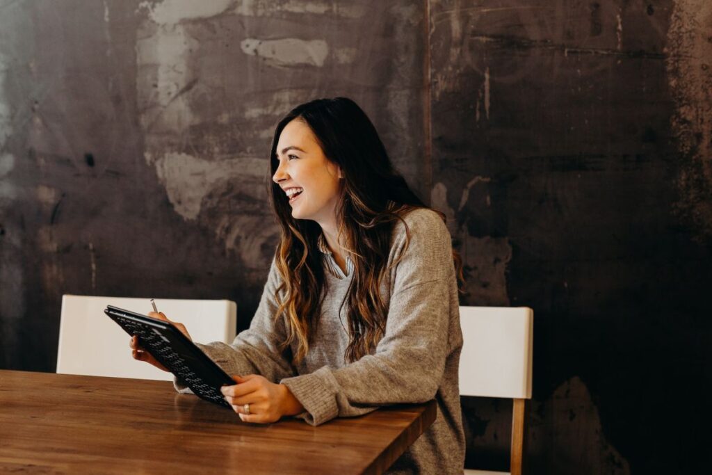 20+ Best Remote Jobs to Pursue in 2023 Best remote jobs to pursue.jpg