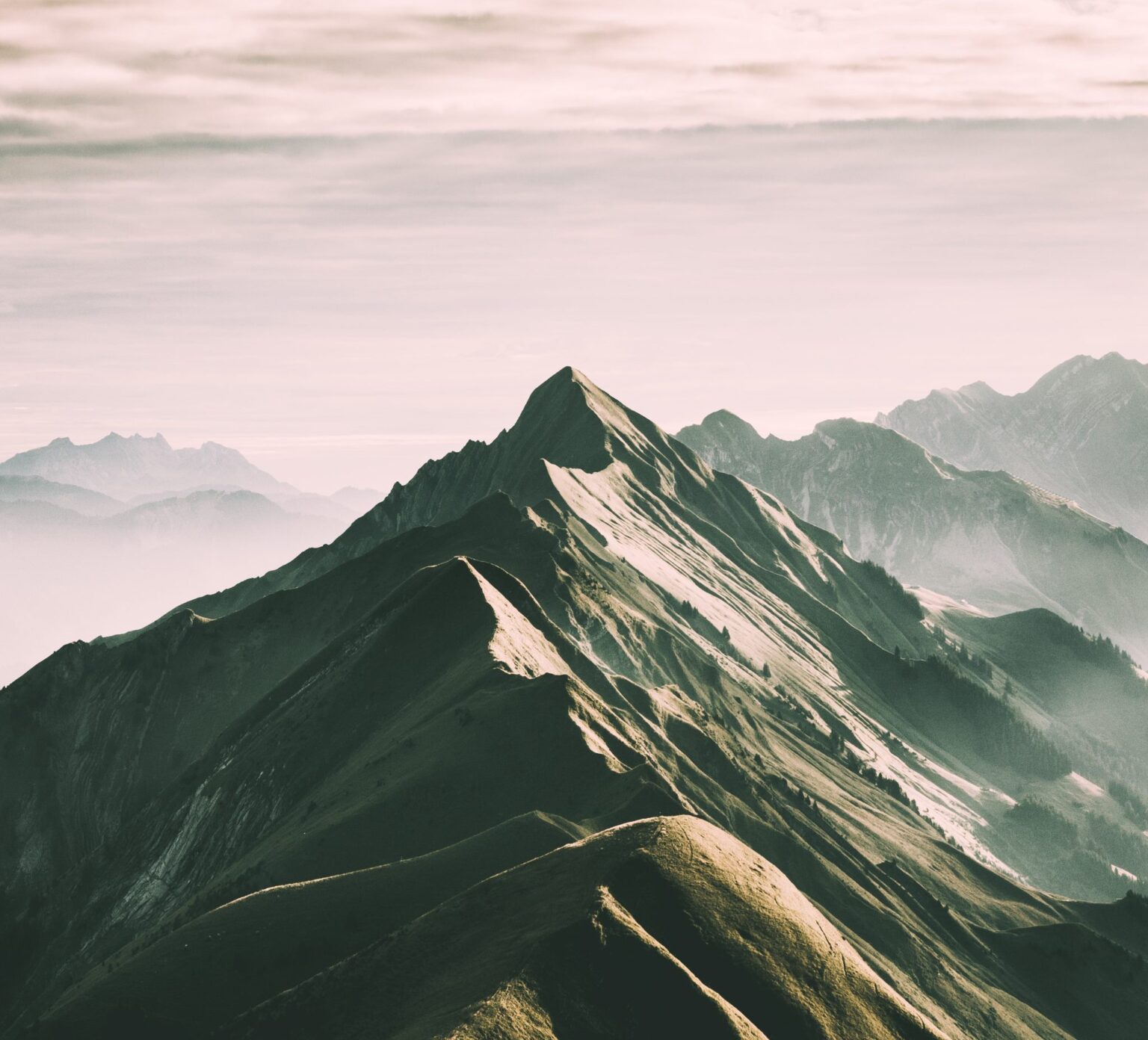 Etienne bosiger owsdj mllya unsplash scaled e1685674128281.jpg